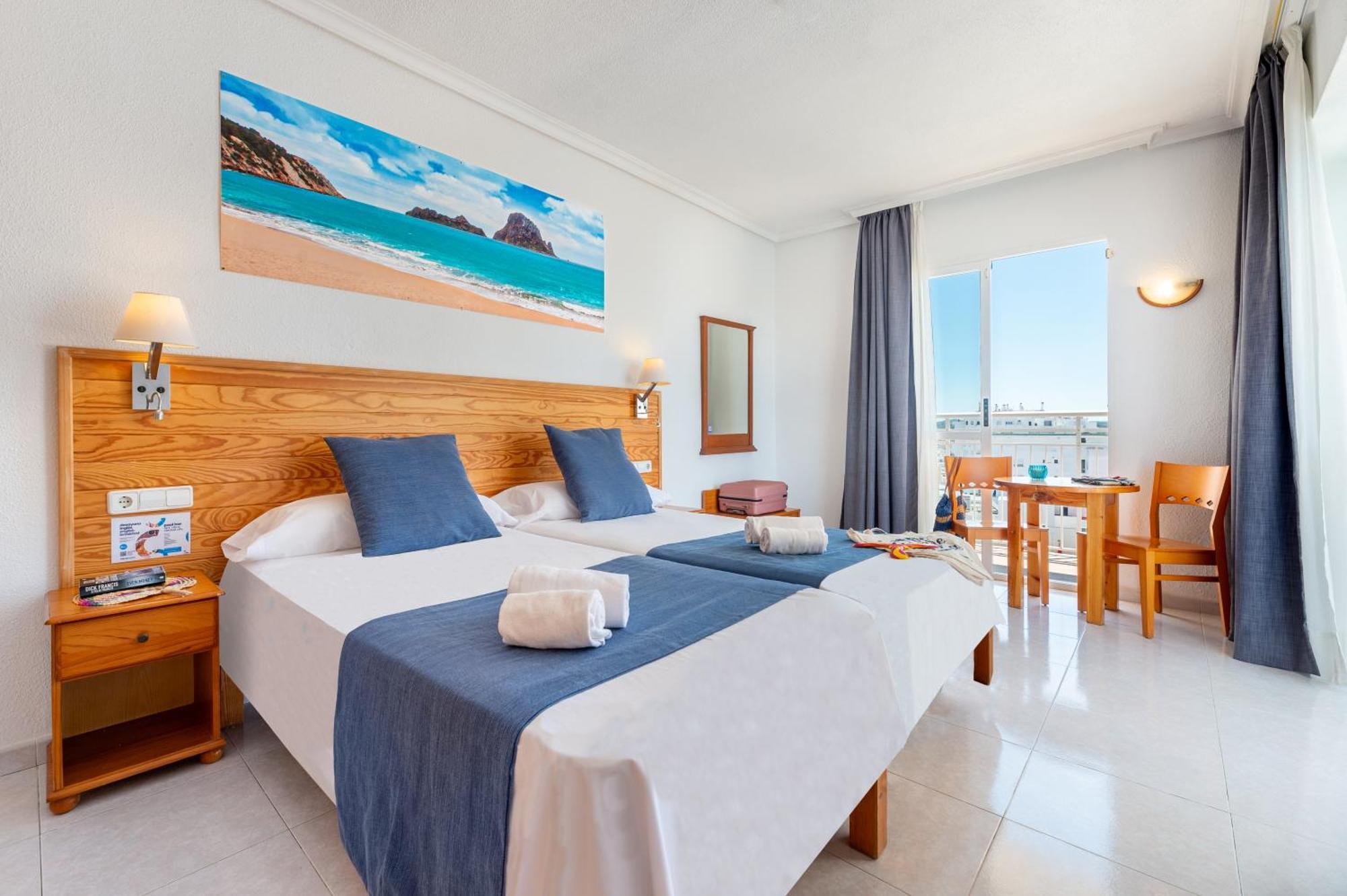 Aparthotel Vibra Sanan - Adults Only San Antonio  Bagian luar foto