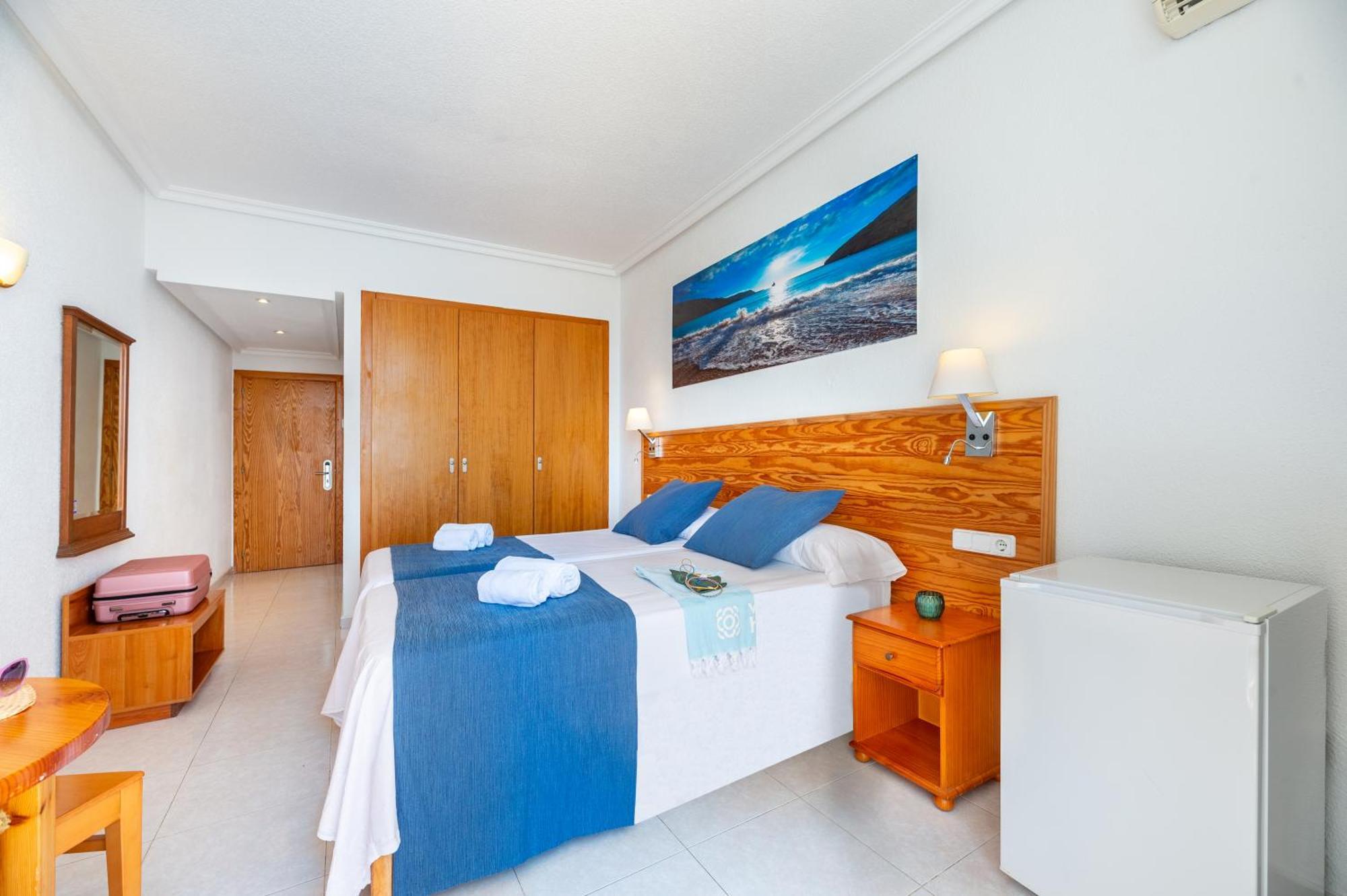 Aparthotel Vibra Sanan - Adults Only San Antonio  Bagian luar foto