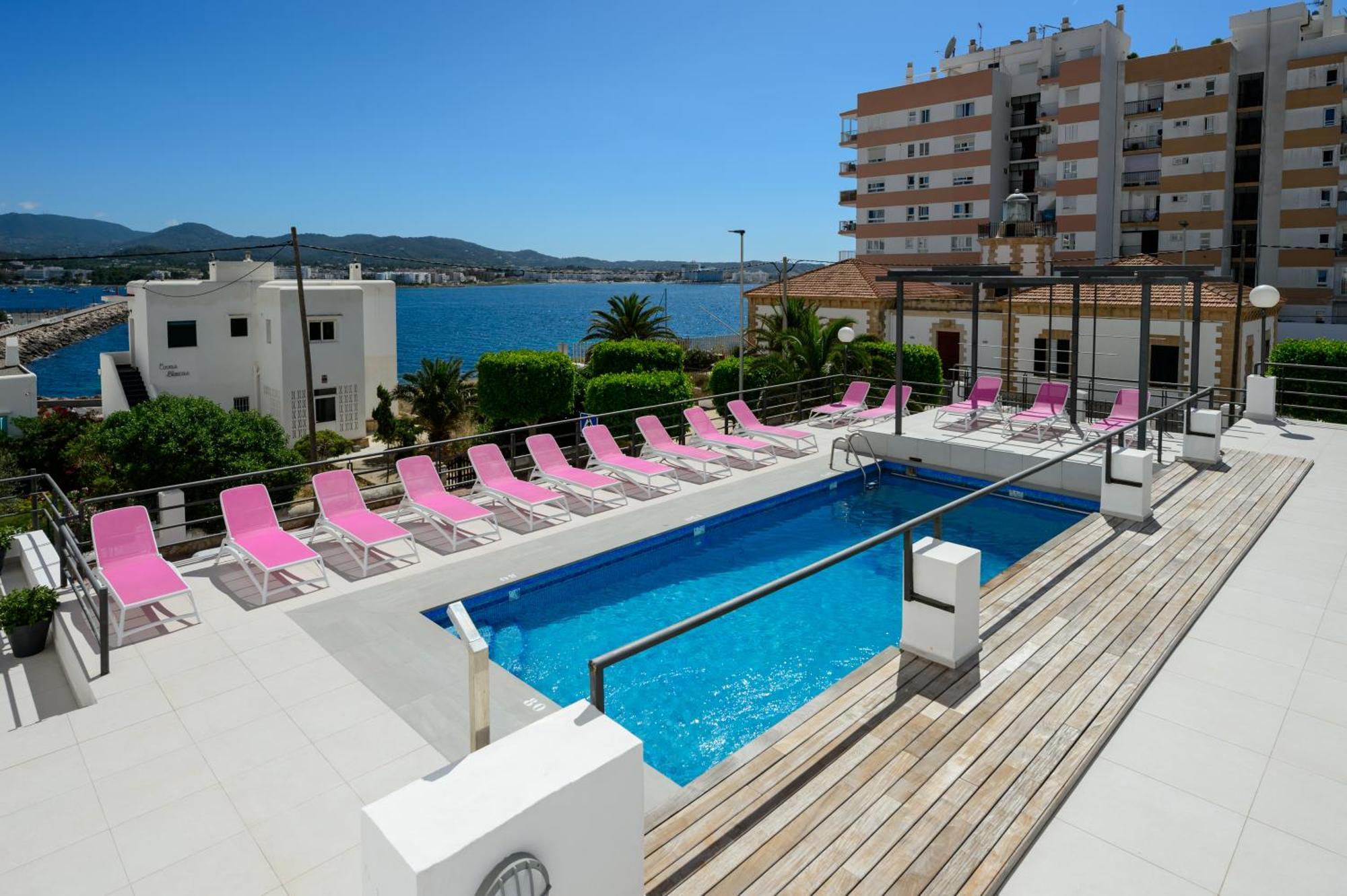 Aparthotel Vibra Sanan - Adults Only San Antonio  Bagian luar foto