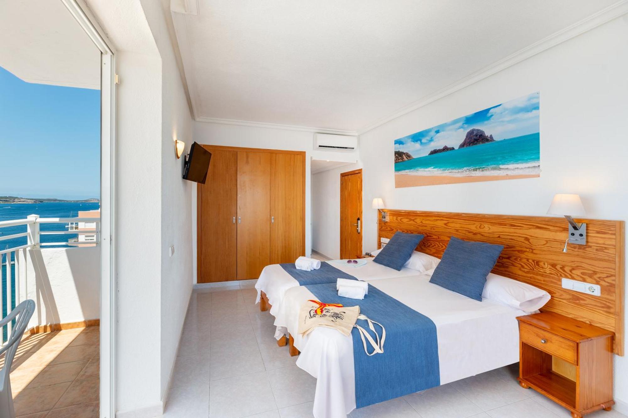 Aparthotel Vibra Sanan - Adults Only San Antonio  Bagian luar foto