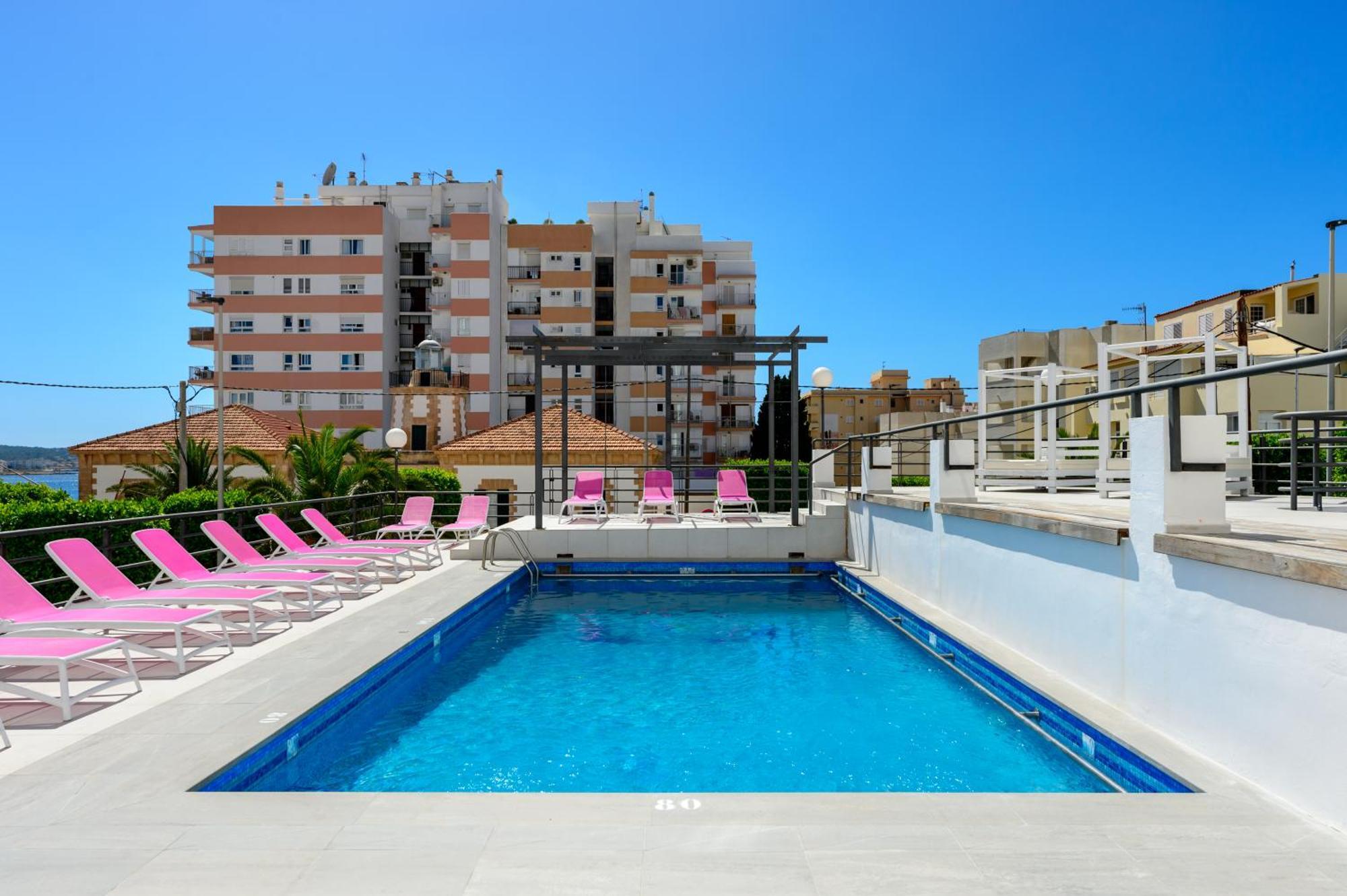 Aparthotel Vibra Sanan - Adults Only San Antonio  Bagian luar foto