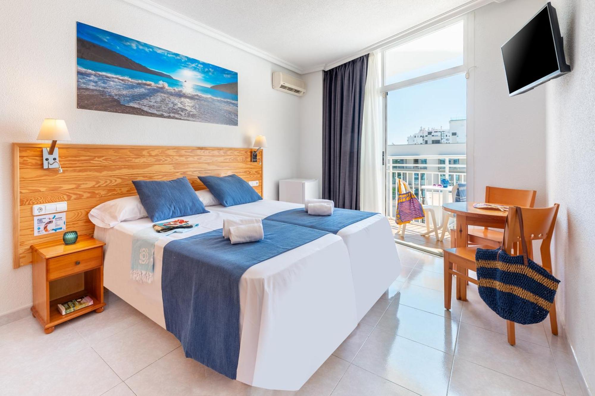 Aparthotel Vibra Sanan - Adults Only San Antonio  Bagian luar foto