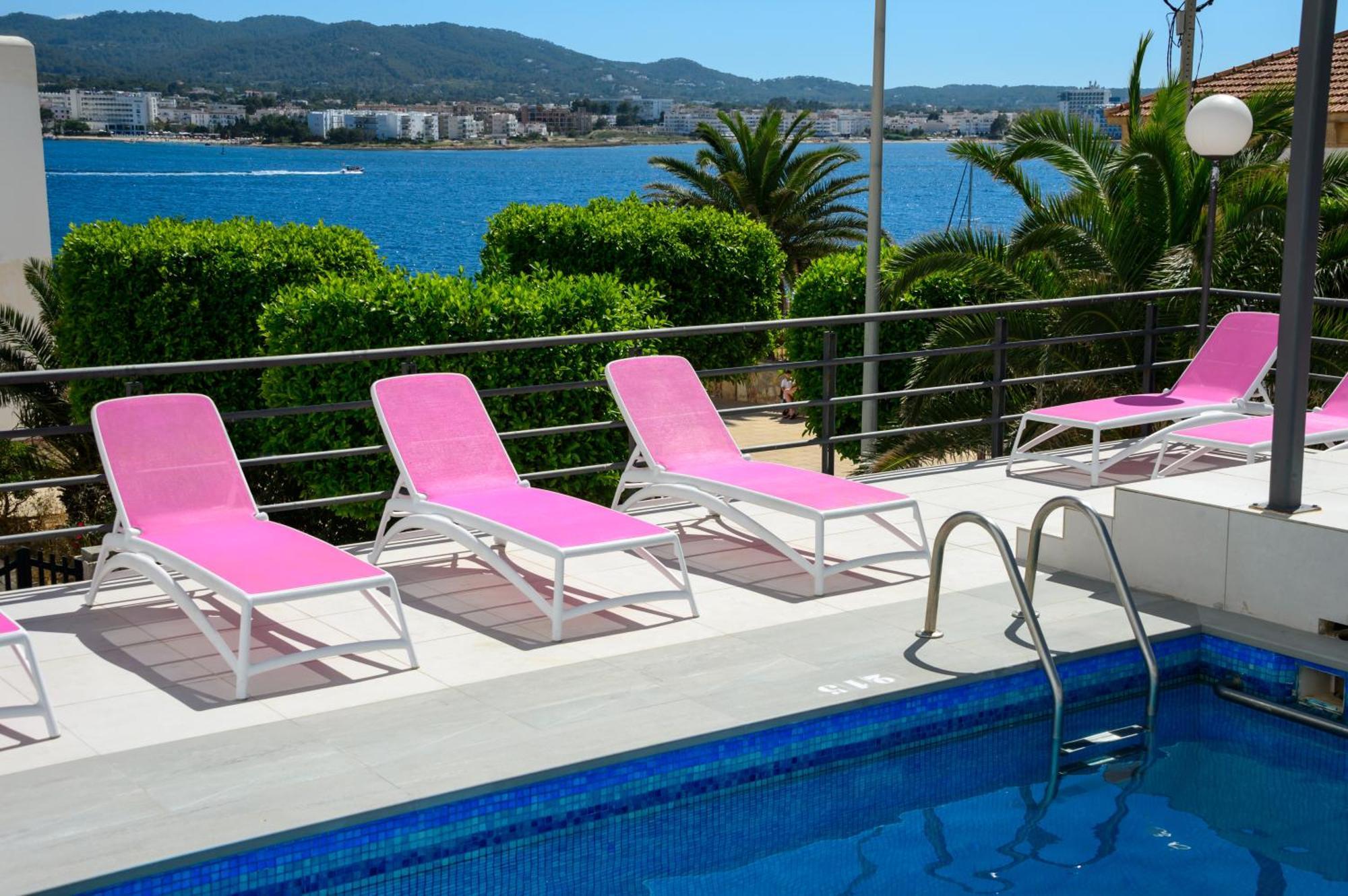 Aparthotel Vibra Sanan - Adults Only San Antonio  Bagian luar foto