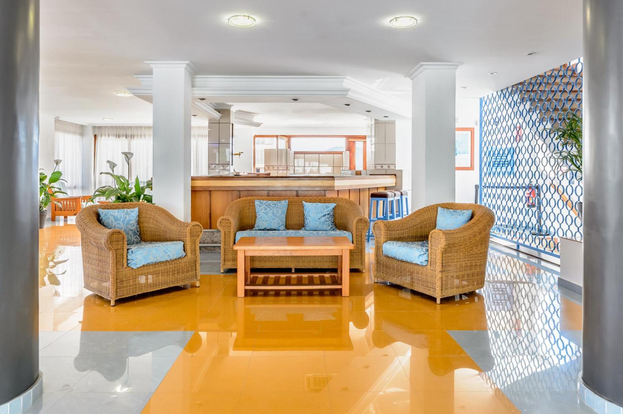Aparthotel Vibra Sanan - Adults Only San Antonio  Bagian luar foto