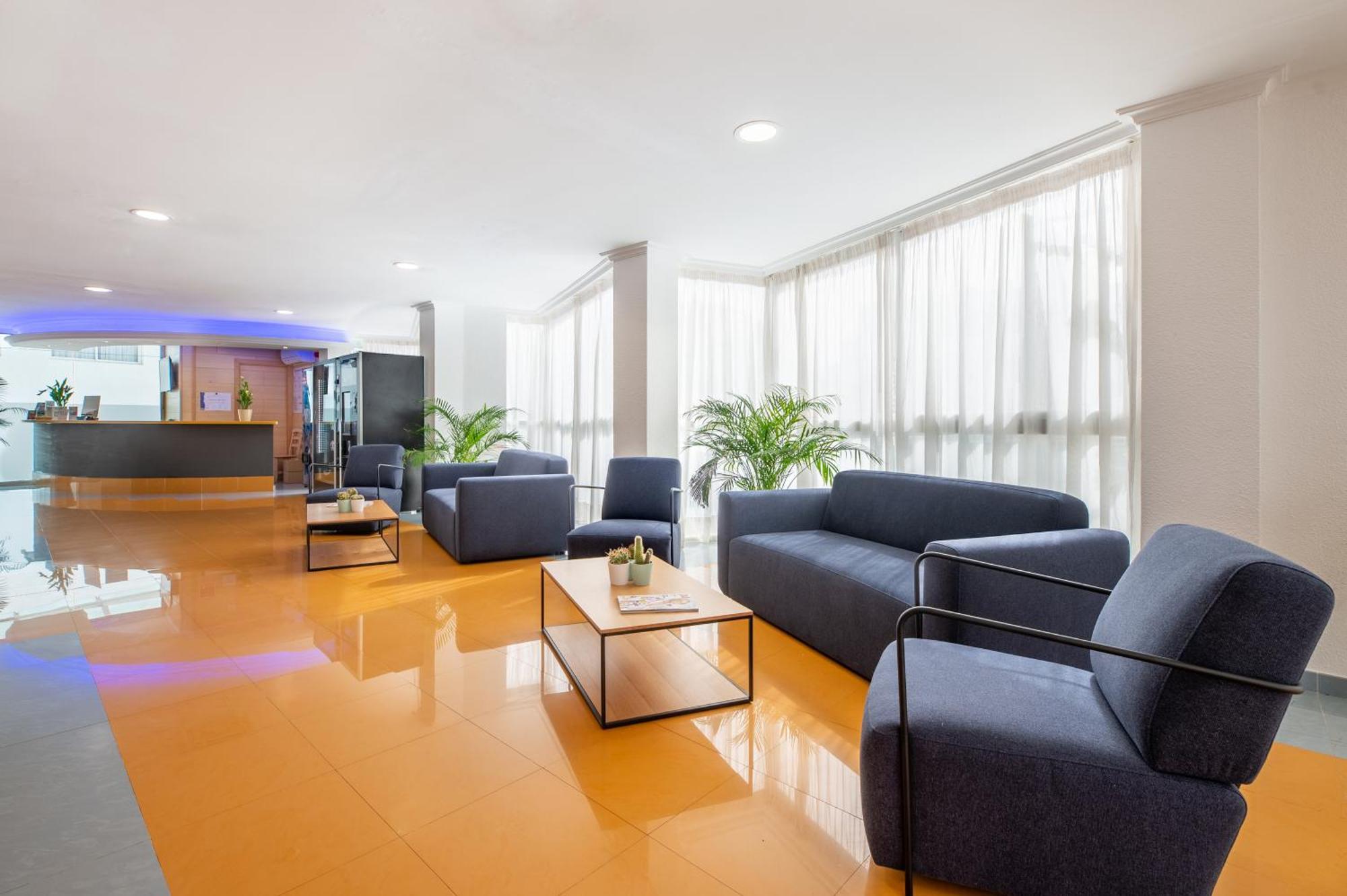 Aparthotel Vibra Sanan - Adults Only San Antonio  Bagian luar foto